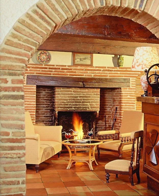 Le Ratelier Hotel Montaigut-sur-Save Екстериор снимка